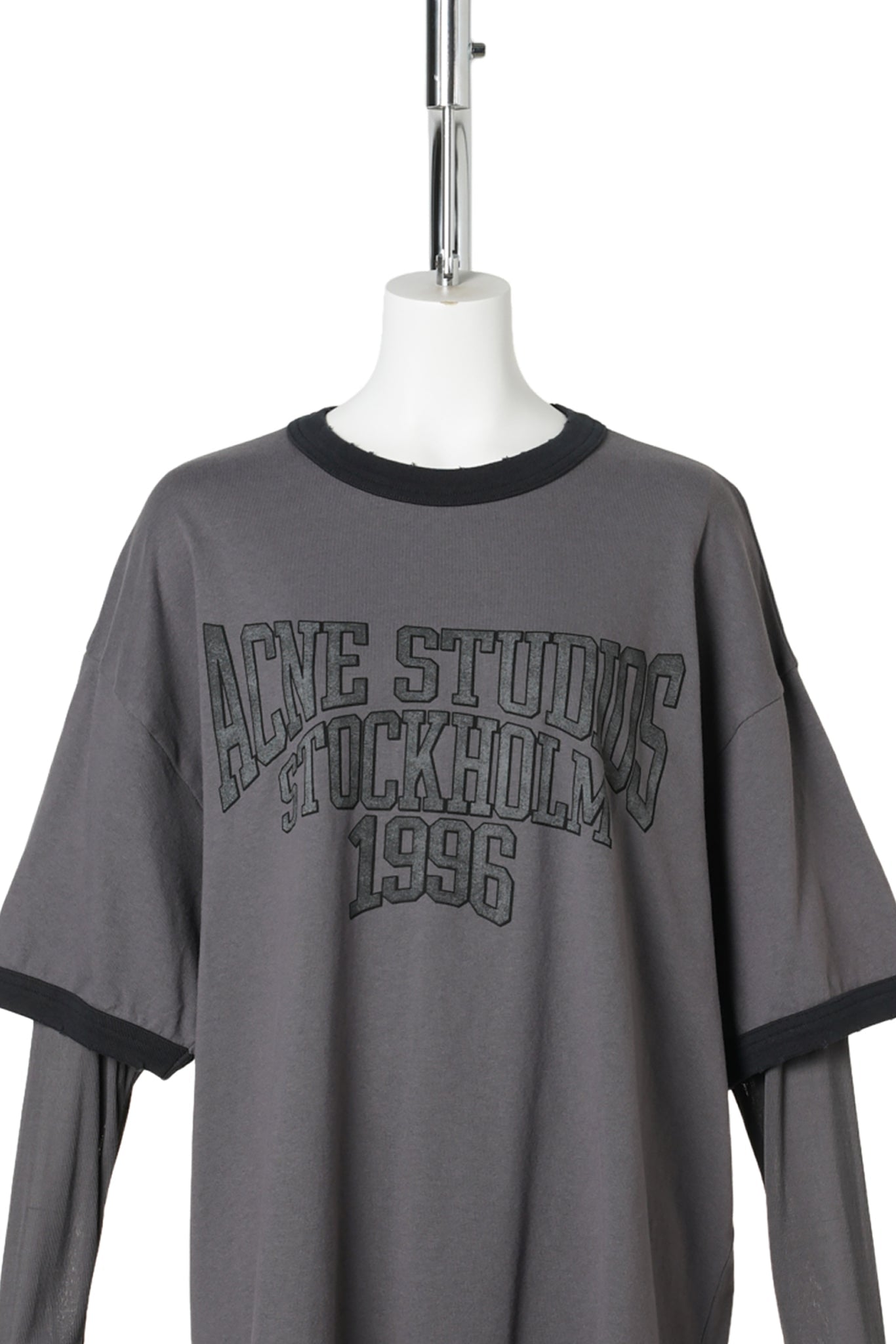 LAYERED GRAPHIC T-SHIRT / AVU:DARK PURPLE/BLACK