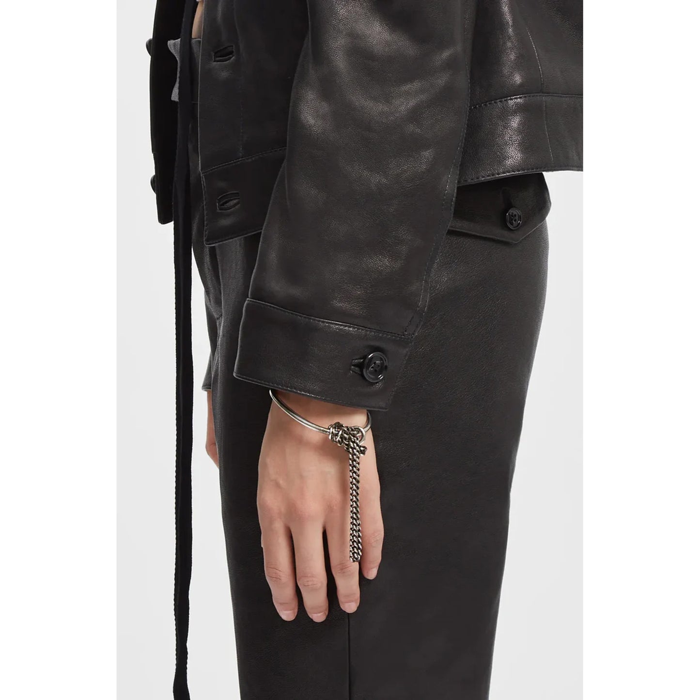 VOKKO IRREGULAR BANGLE WITH CHAIN / ANT IQUE SILVER