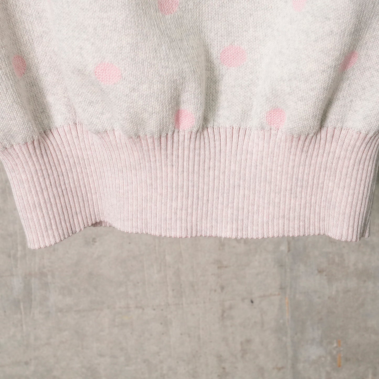 POLKA DOT SQUARE VEST PULLOVER WITH MERINO JACQUARD PRINT AND RIB EDGES / ROSE/GREY