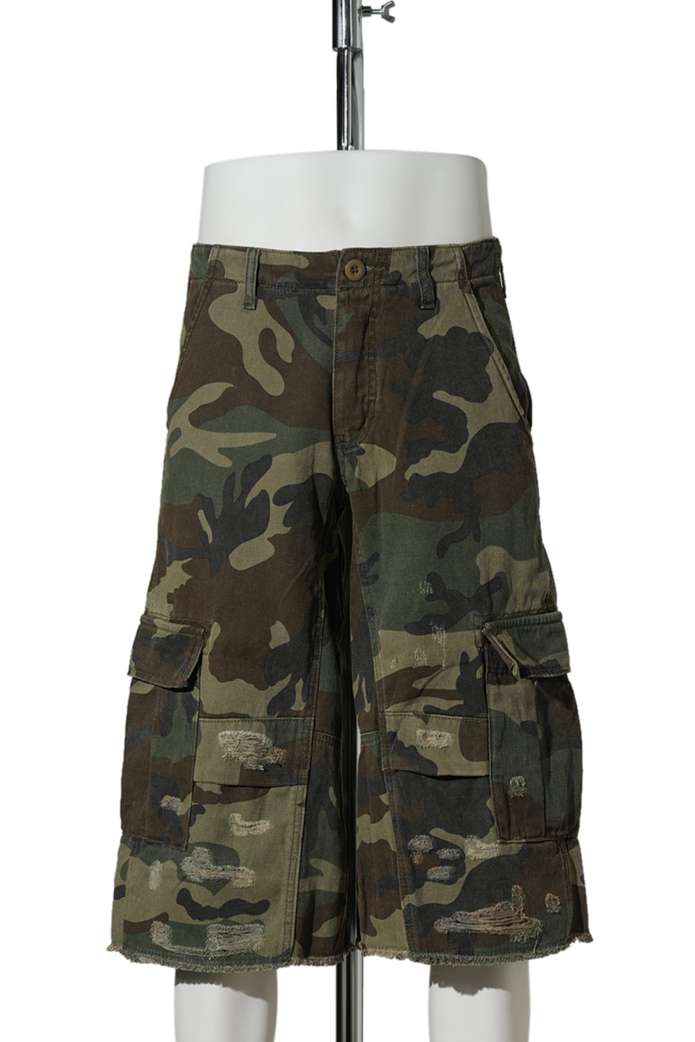 TRACKER , CAMO SHORTS / CAMO