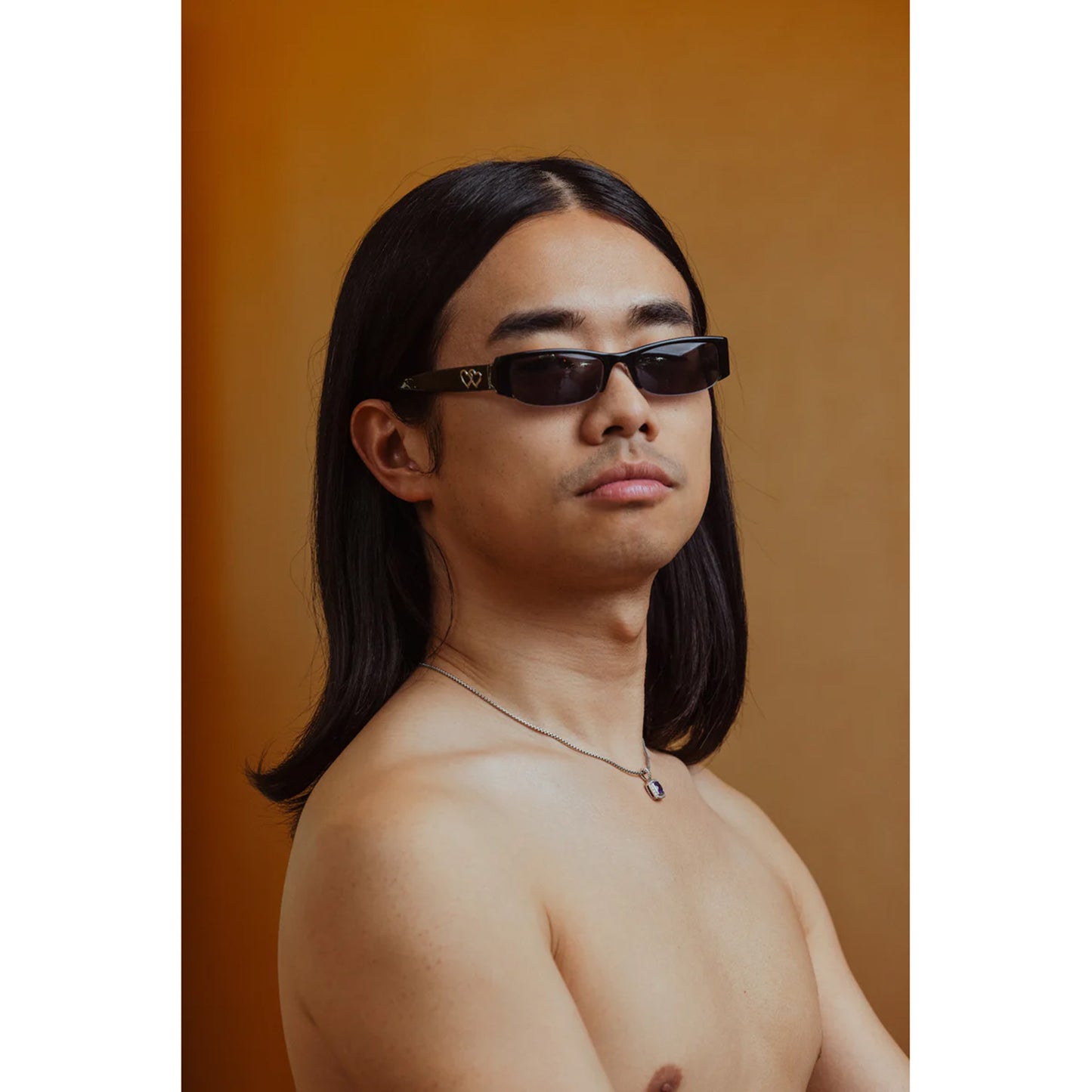 EQ100 / BLACK & BLACK LENS