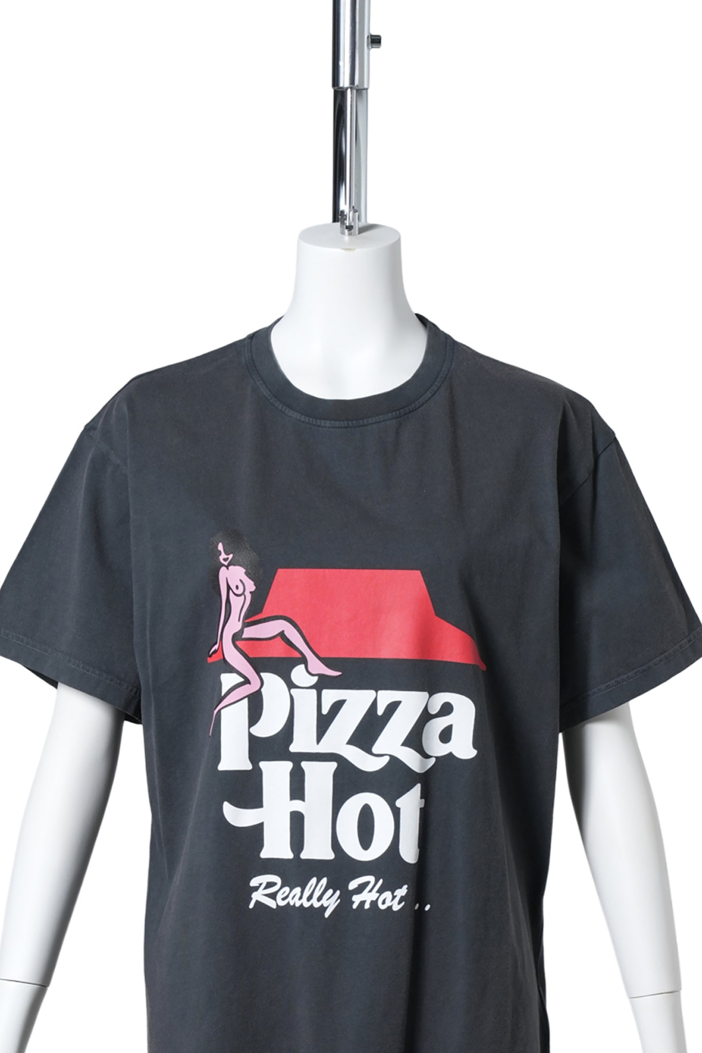 PIZZA HOT / OFF-BLACK
