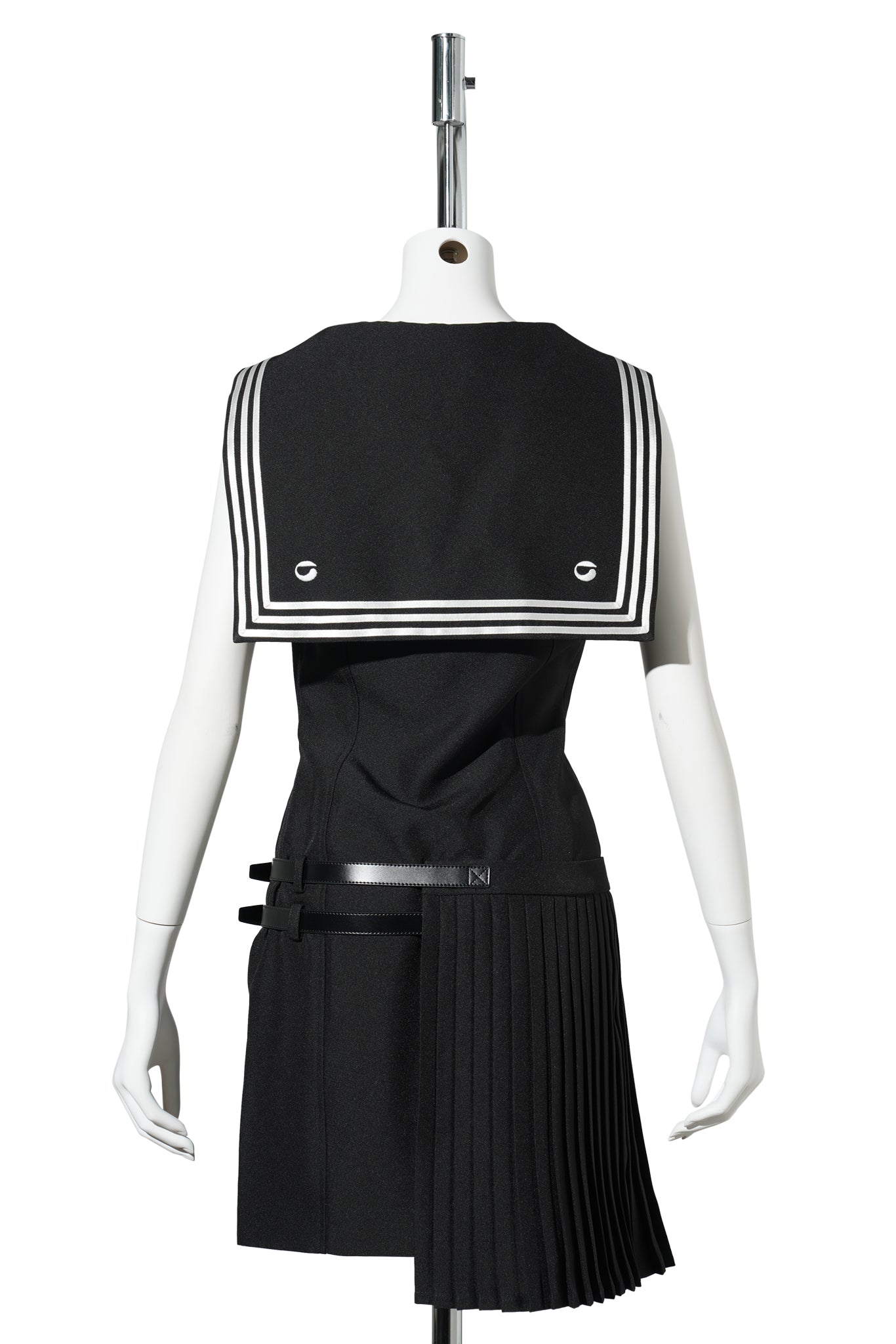 PLEATED UNIFORM DRESS / BLACK