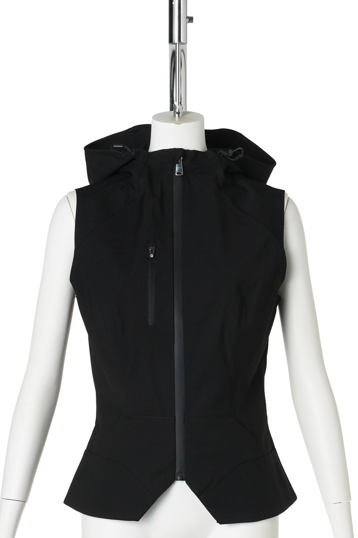 TECHNICAL TAILORED HOODED VEST / BLACK
