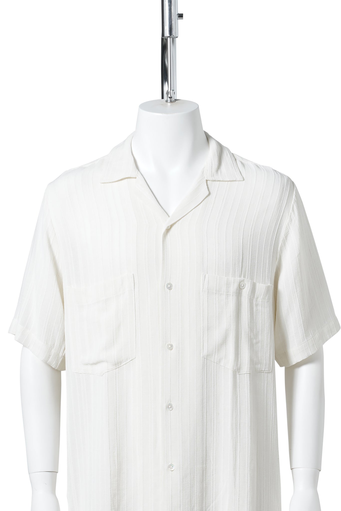 SHORT SLEEVE CAMP COLLAR SHIRT IN VISCOSE FABRIC / WHITE STRIPE
