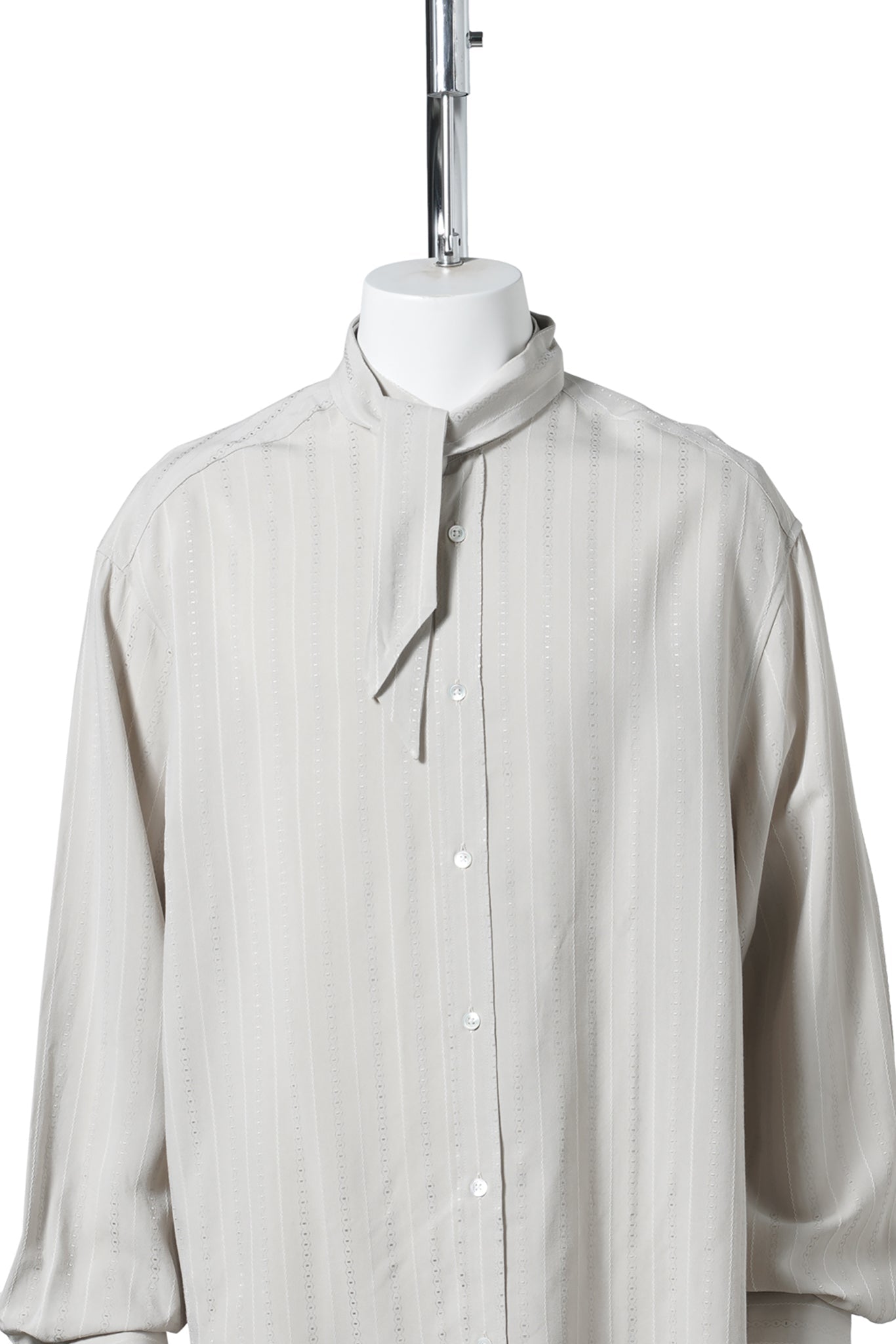 RELAXED FIT SHIRT FEATURING A SCARF COLLAR DESIGN / GREY JACQUARD