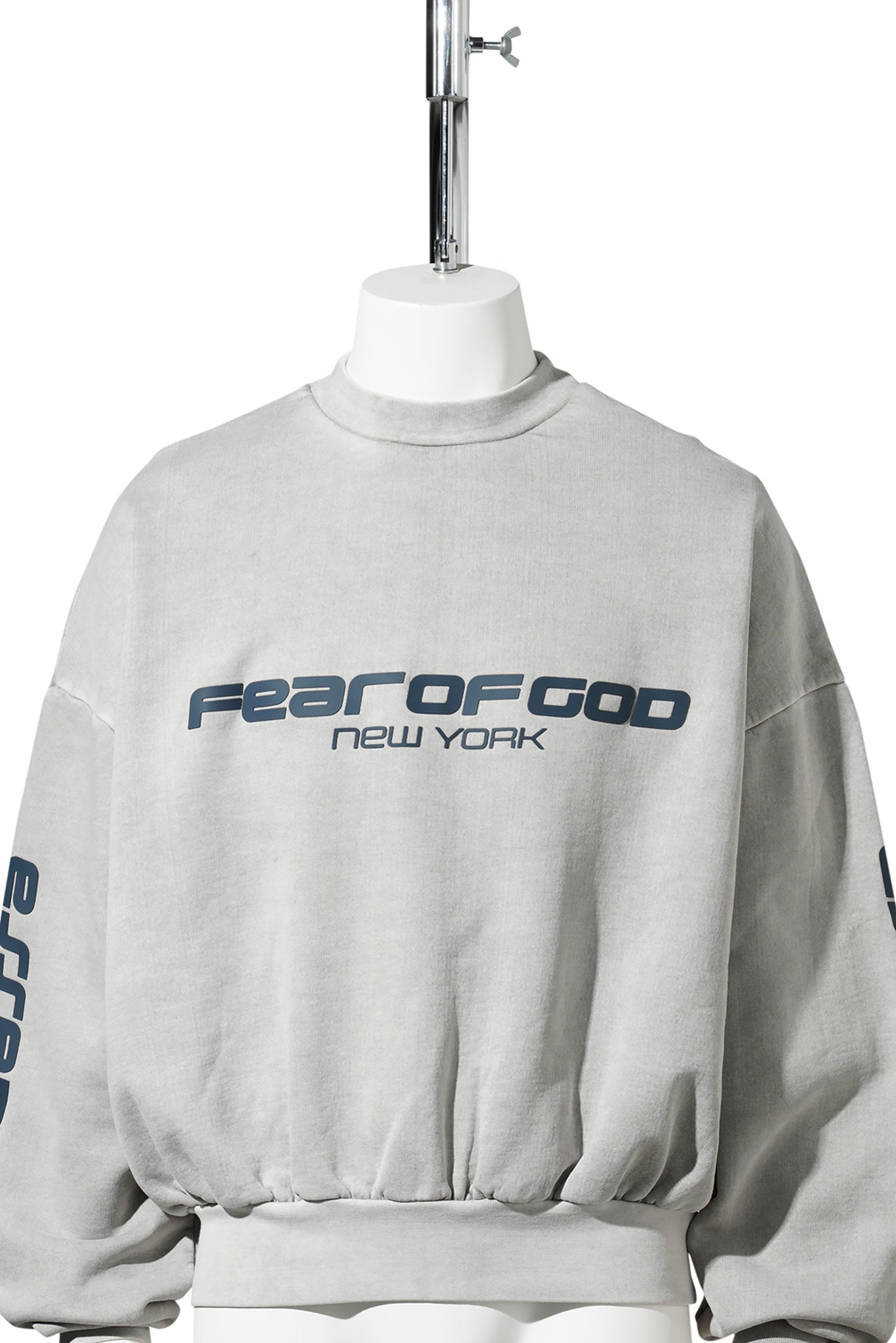 CROPPED RELAXED SWEATSHIRT / SMOKE GREY