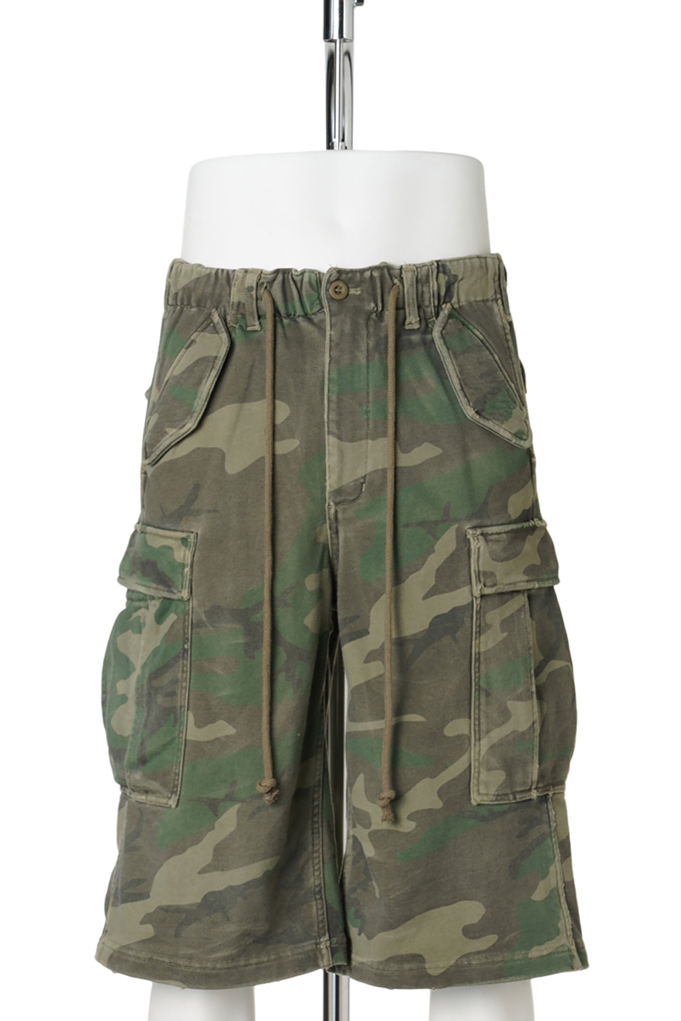 DISTRESSED SWEAT CARGO SHORT PANTS / CAMO