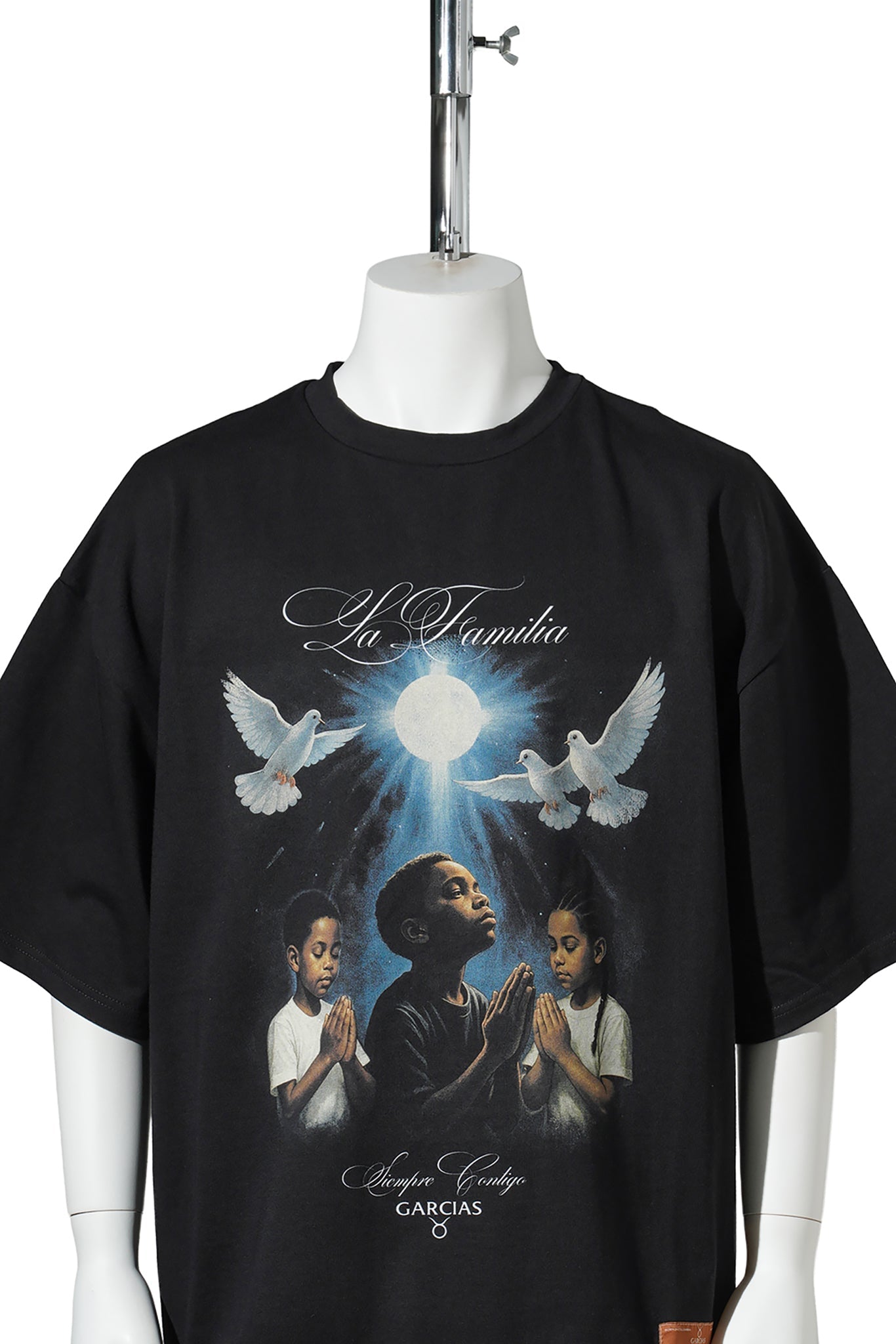 LA FAMILIA T-SHIRT