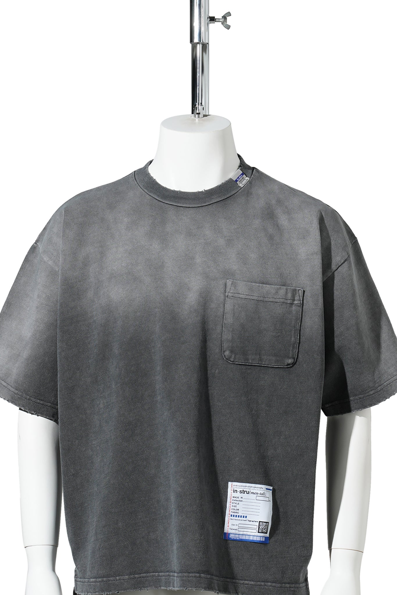 DISTRESSED SS T-SHIRT / BLACK