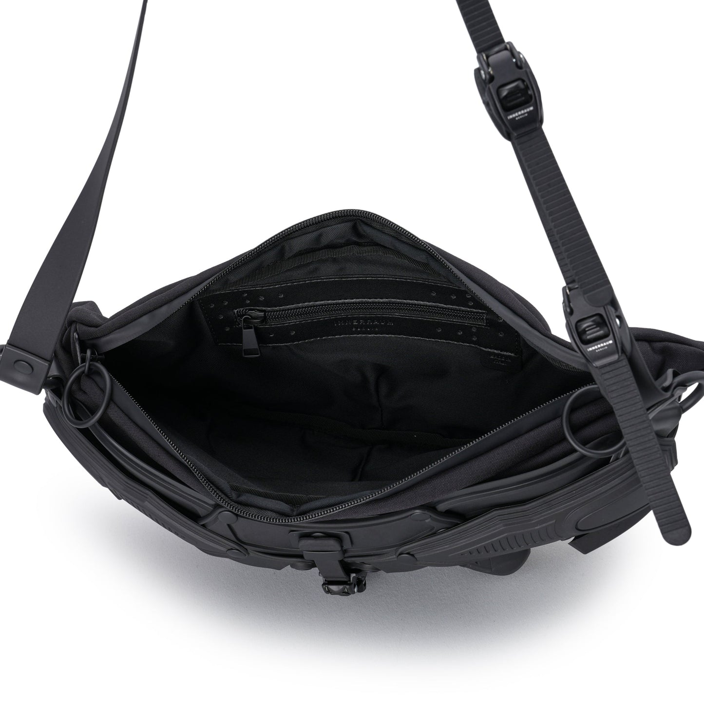 I82 CROSSBODY BAG / BLACK MATT