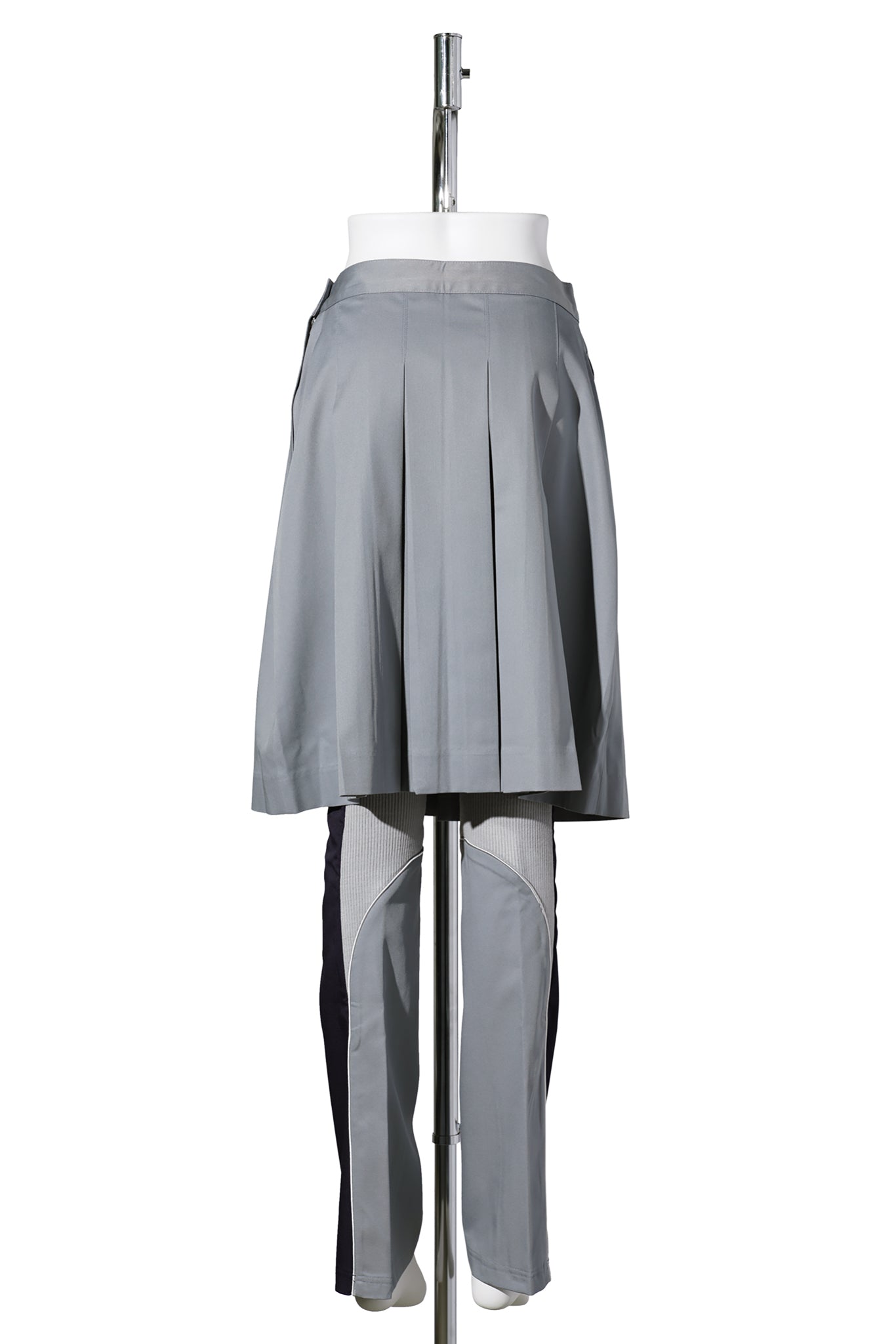 PLEATED SKIRT WITH LEG WARMERS / BLUE GREY