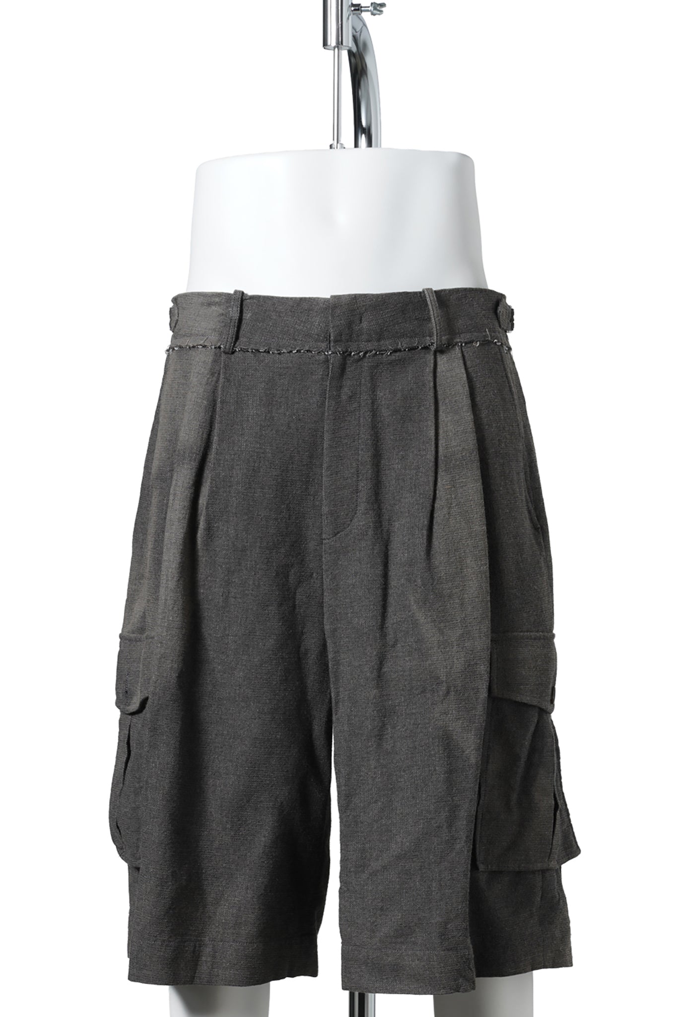 UN-BLEACHED MULTI POCKET HALF TROUSERS / BROWN