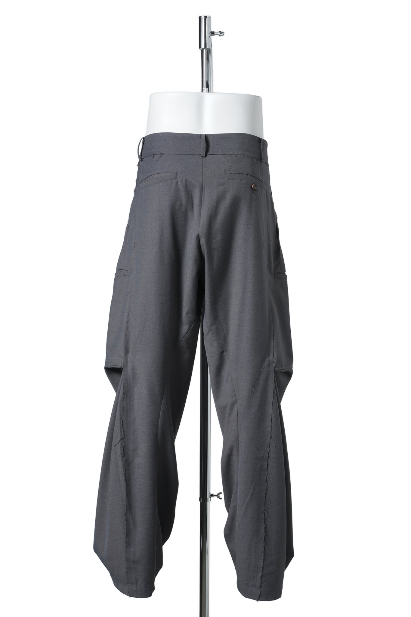 RAW EDGED 3D POCKET TROUSERS / GREY