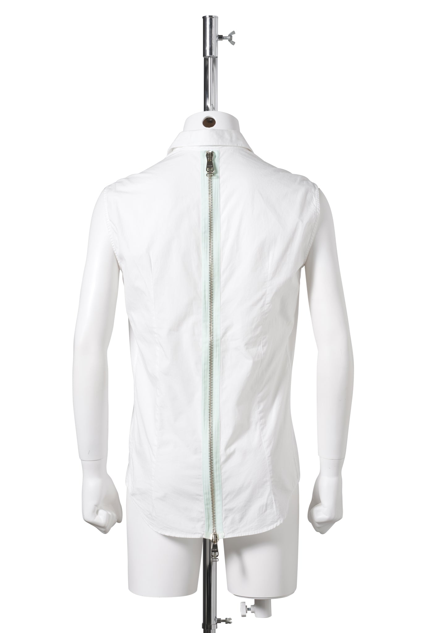 BACK ZIP SLEEVELESS SHIRT / WHITE