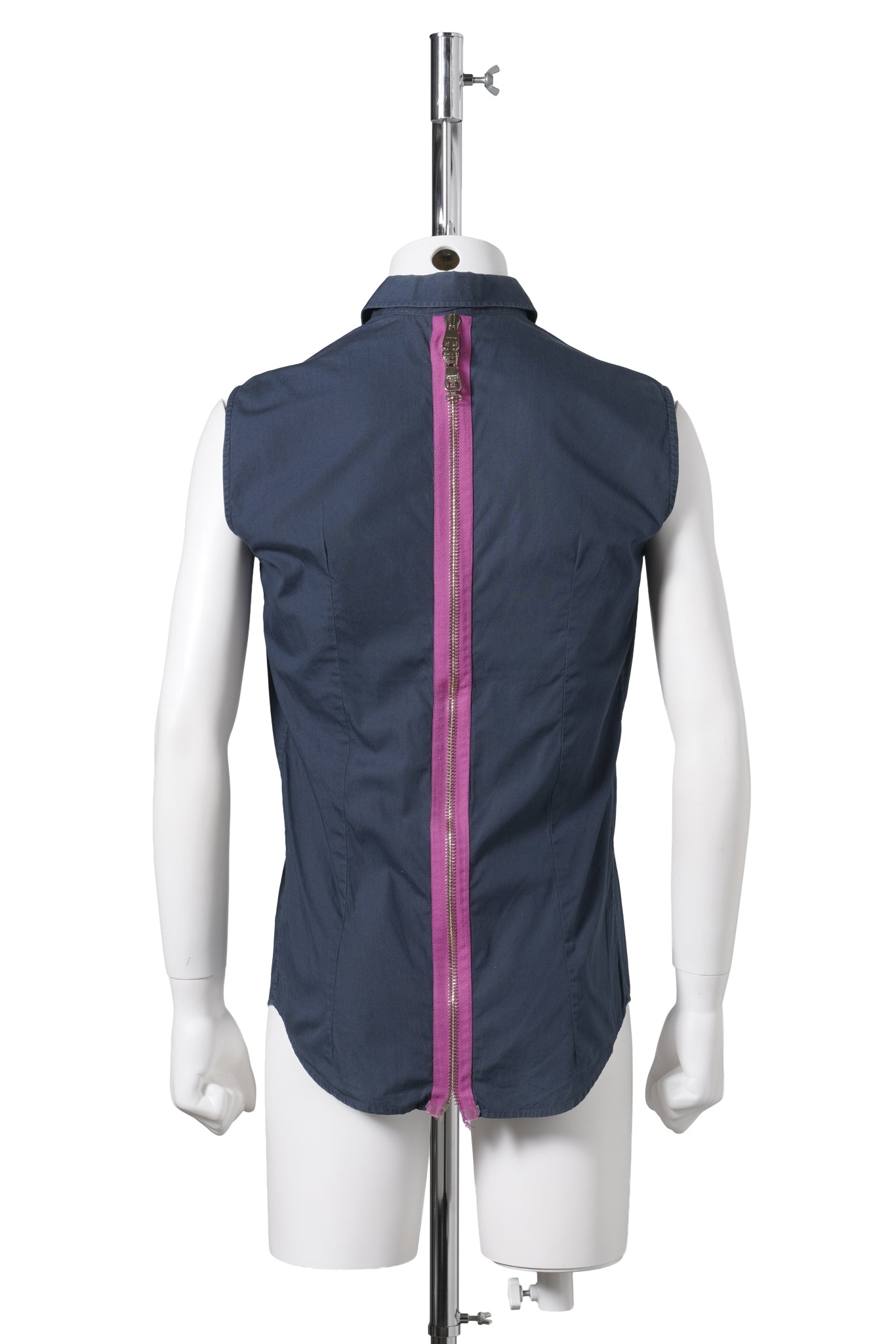 BACK ZIP SLEEVELESS SHIRT / NAVY
