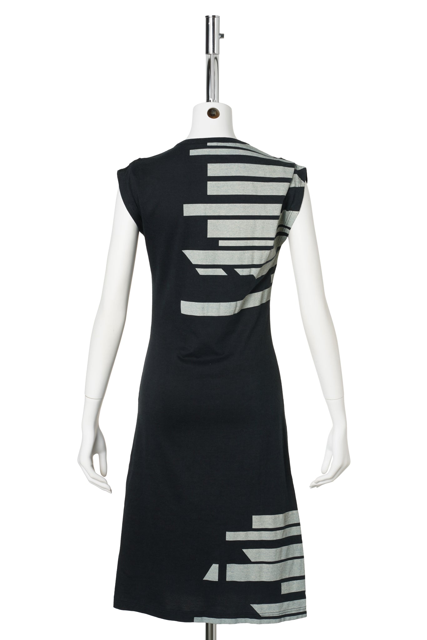GEOMETRIC PRINT SLEEVELESS DRESS / BLACK