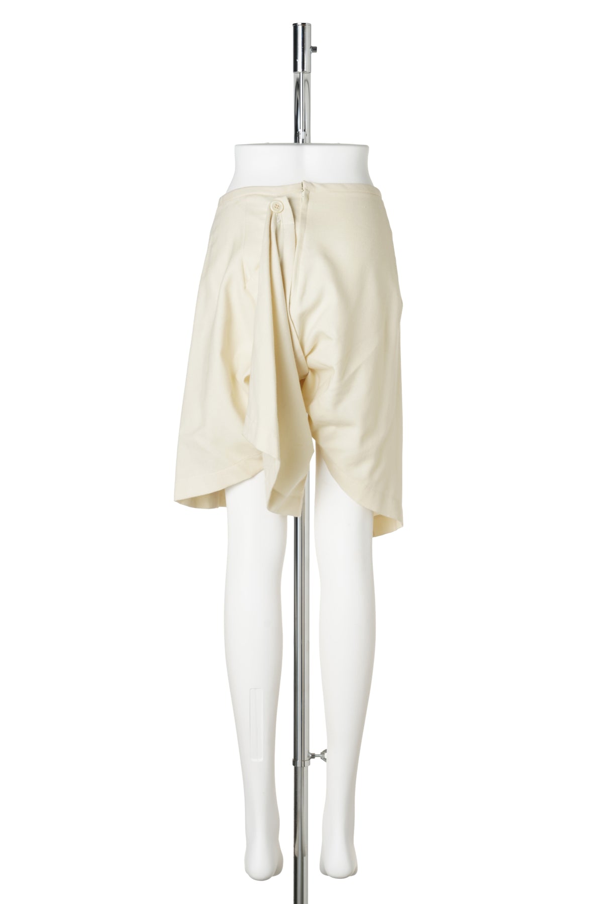 ASYMMETRY CARGO SHORTS / CREAM