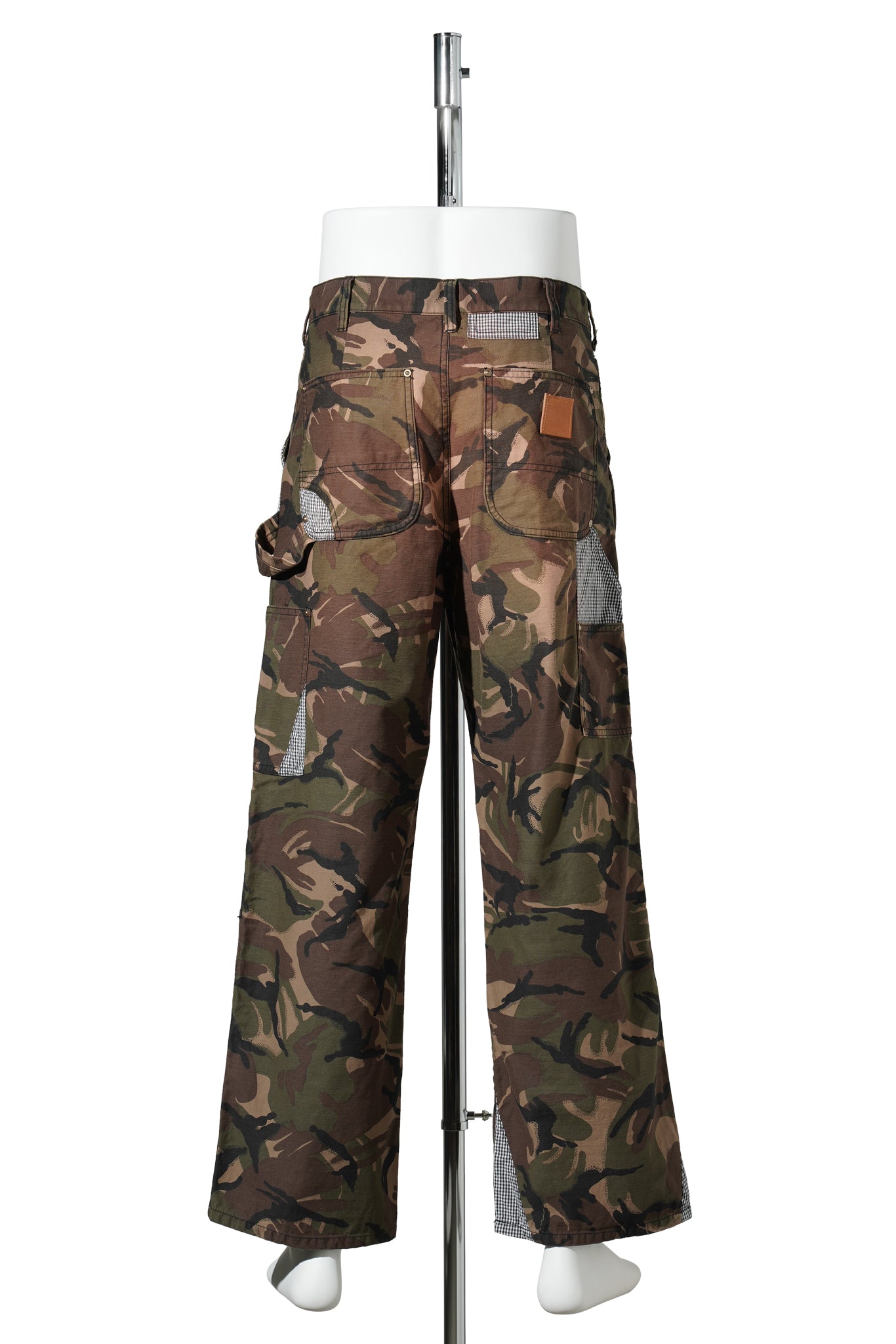 PATCHWORKED CAMO PANTS / BLACK