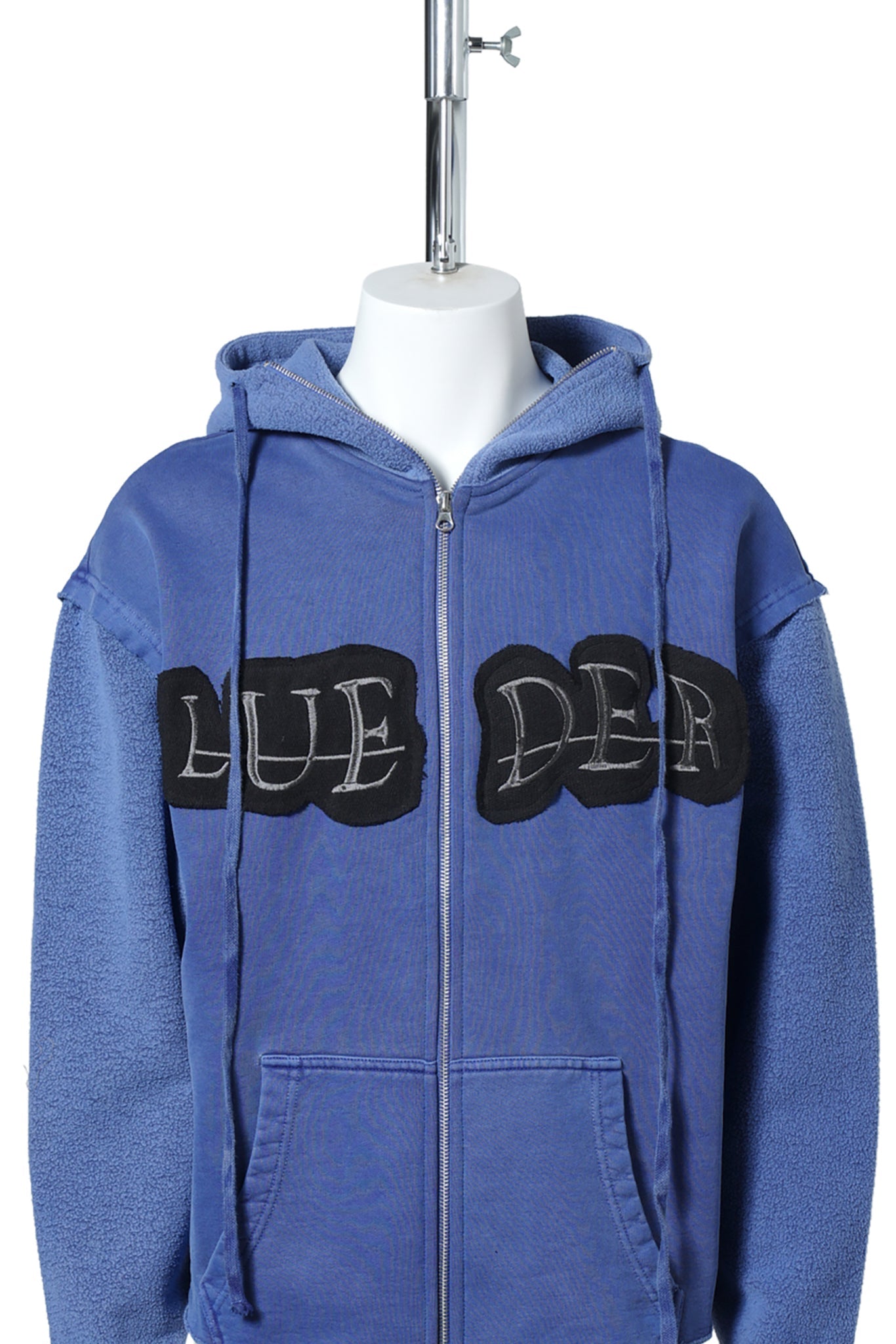 COLLEGIATE EMBROIDERED HOODIE / BLUE
