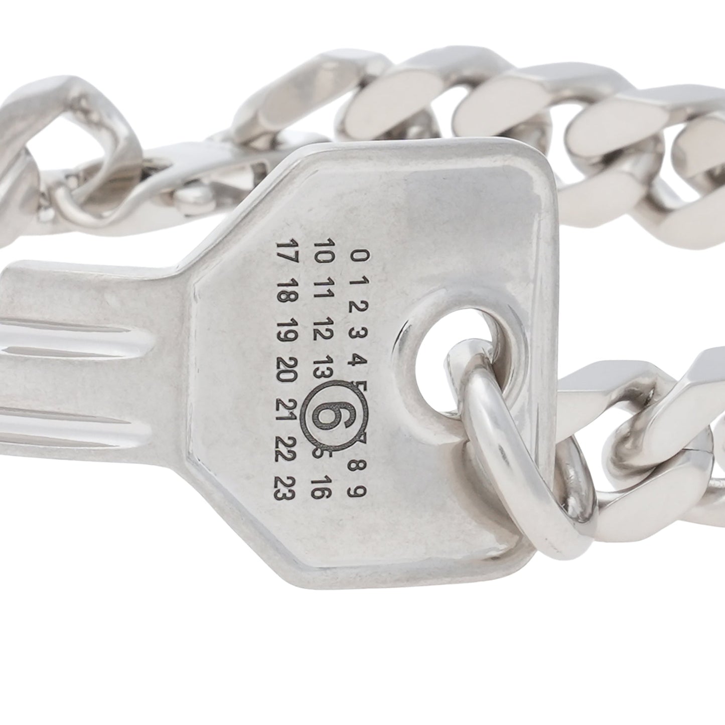 BRACELET / 124