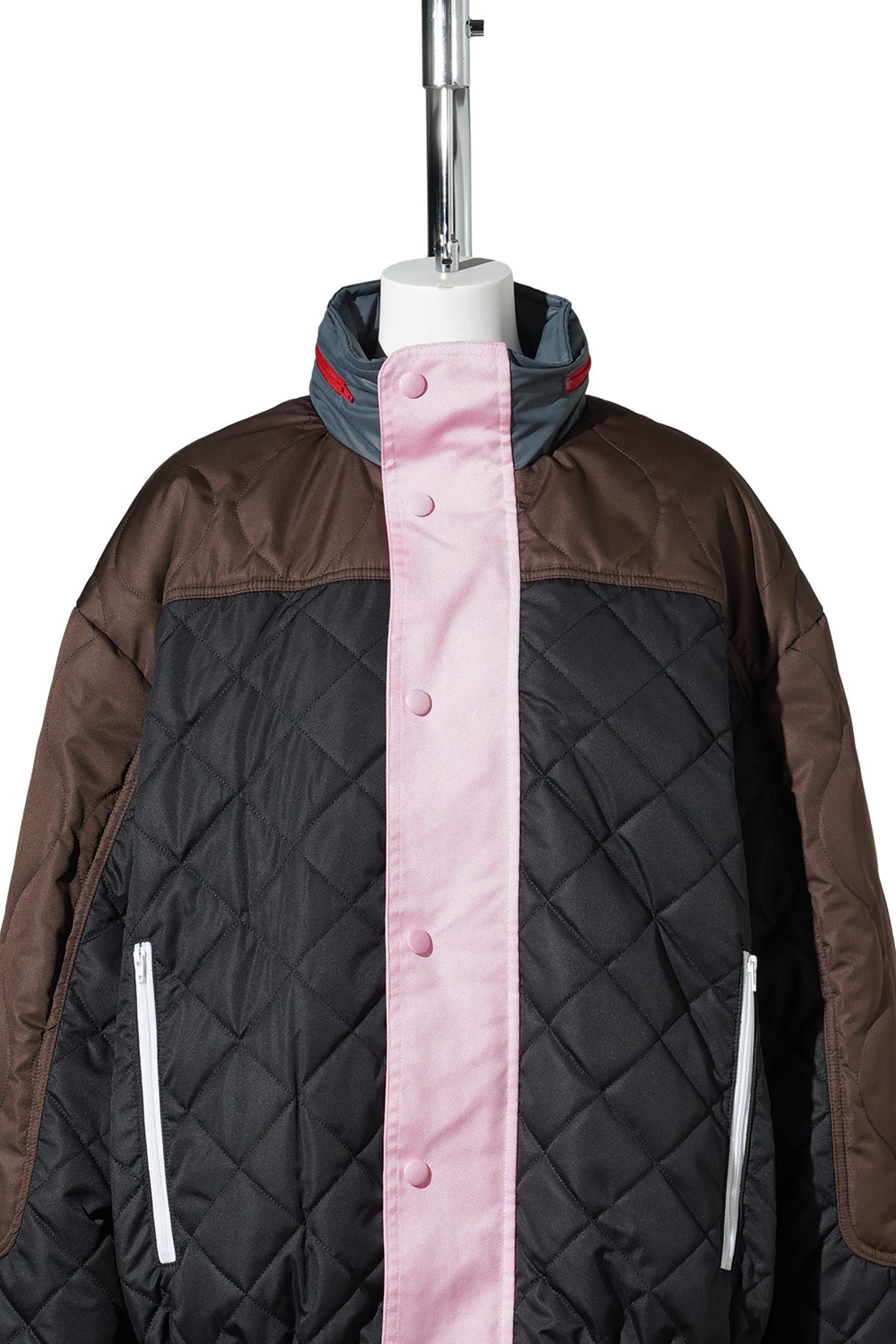 QUILTED TRACK BOMBER JACKET / BLACK BROWN
