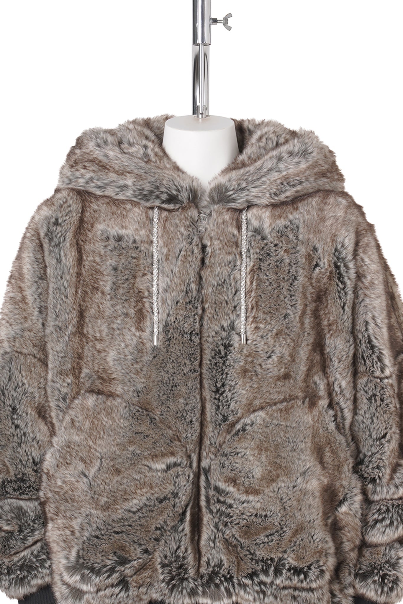 BL010 / 147:SILVER CHINCHILLA