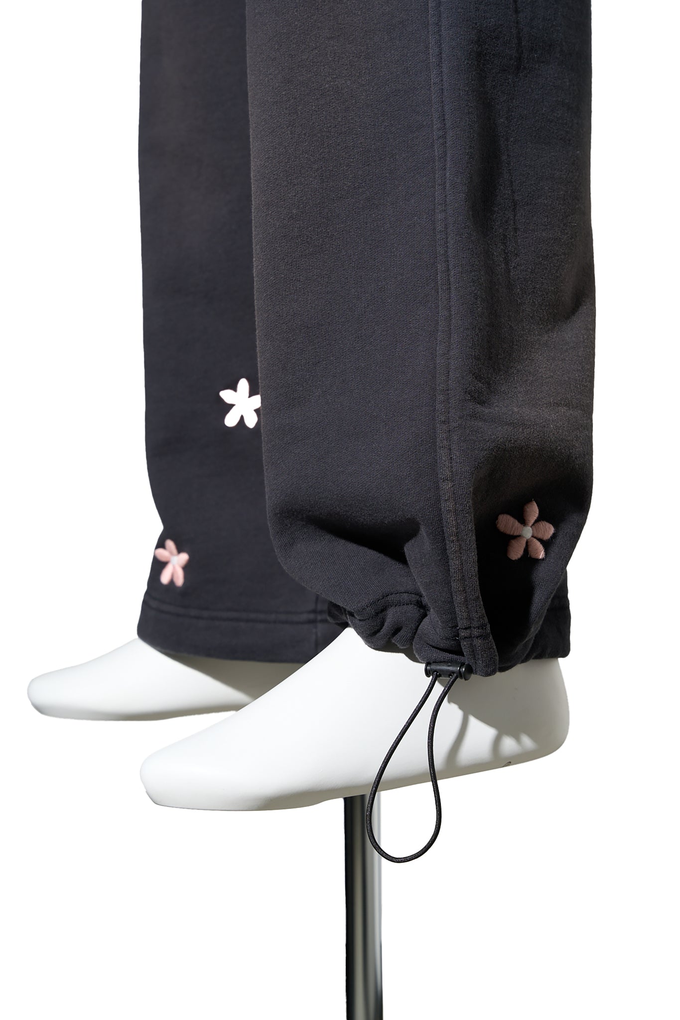 FLOWER GROMS WIDE SWEATPANTS / ABLK:AGED BLACK