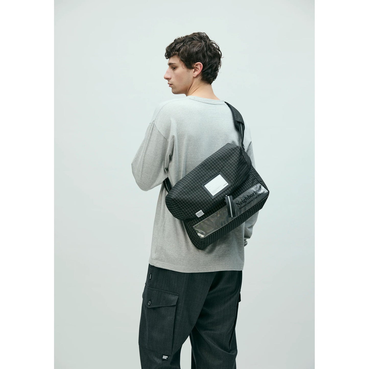 REFLECTIVE MESSENGER BAG / BLACK