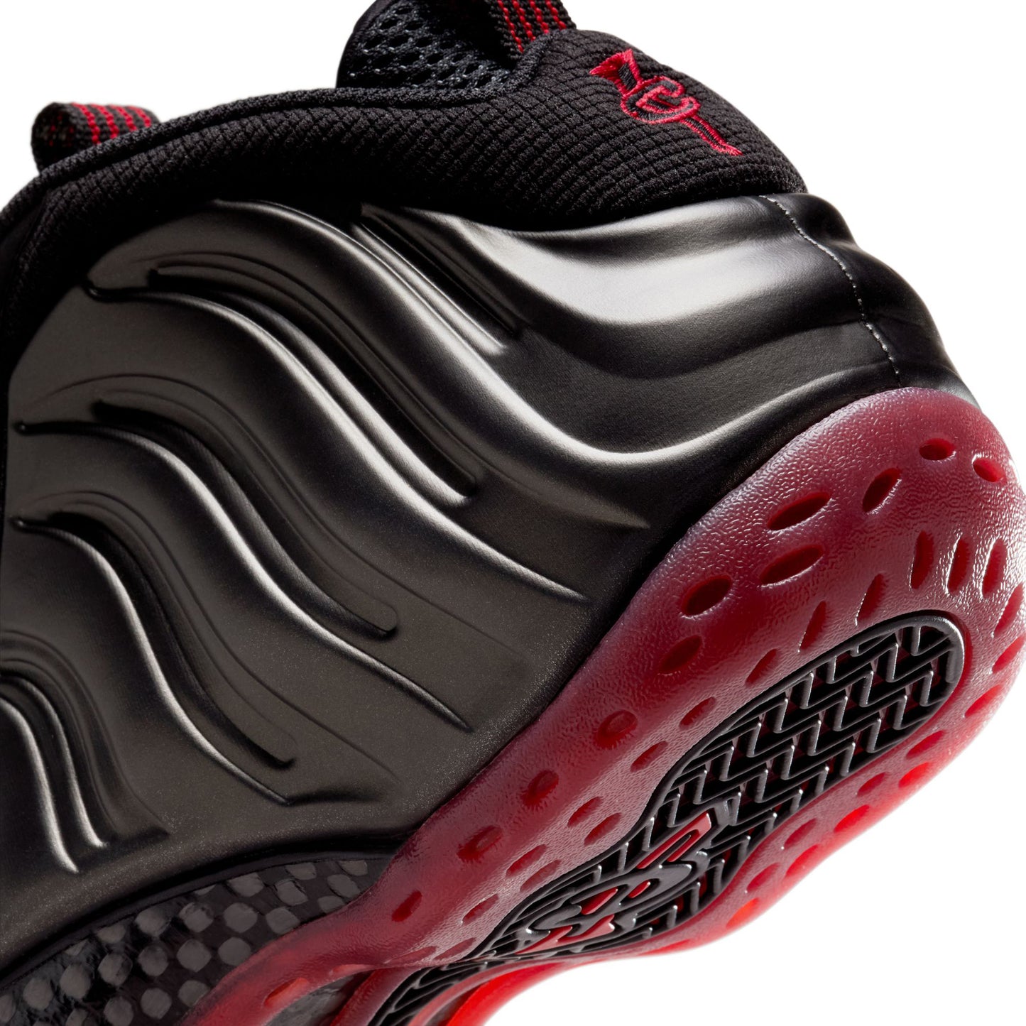 AIR FOAMPOSITE ONE / 001:BLACK/VARSITY RED