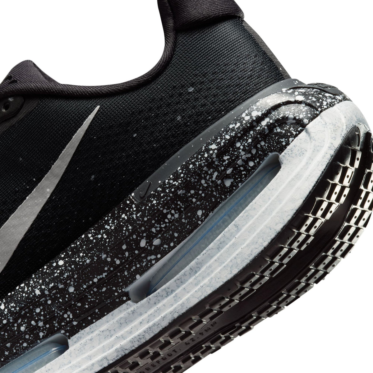 W NIKE VOMERO PREMIUM QS / 001:BLACK/METALLIC SILVER-WHITE