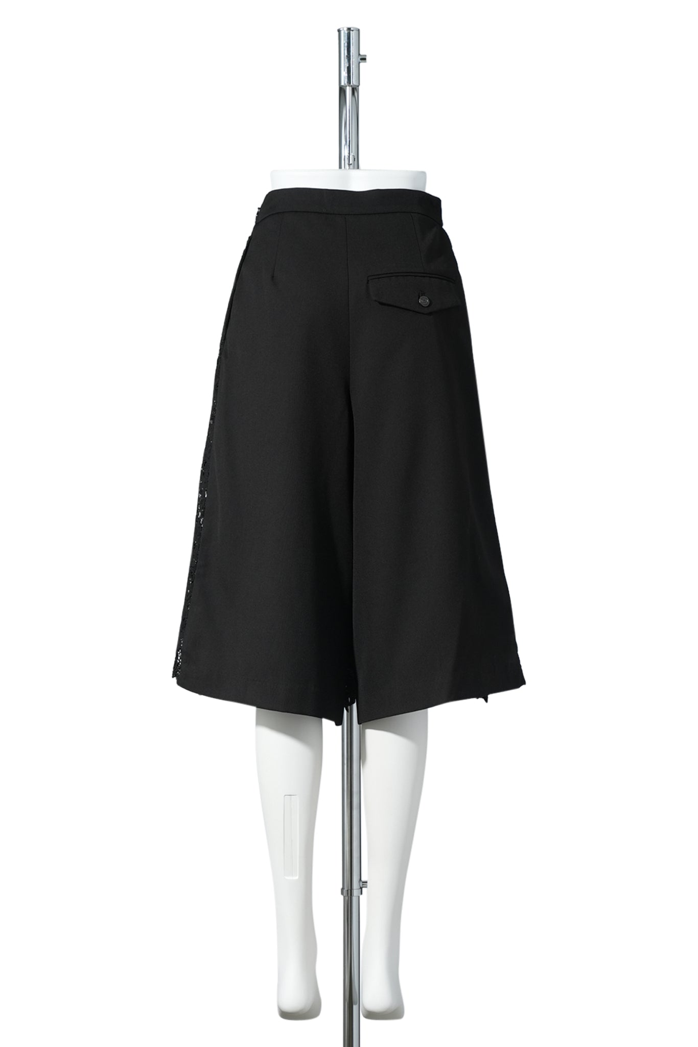 BLACK FRONT PLEATED SKORTS / BLACK