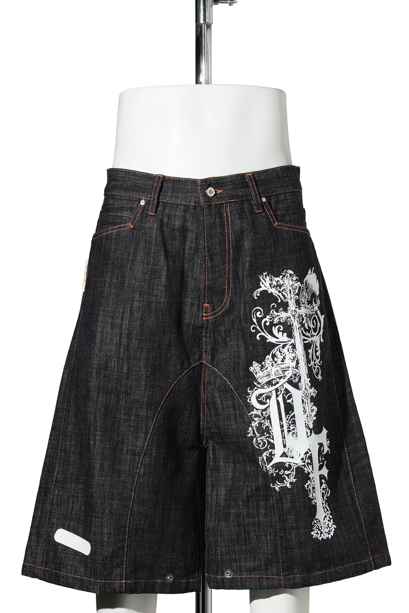 LOW RIDE SHORTS / WASH