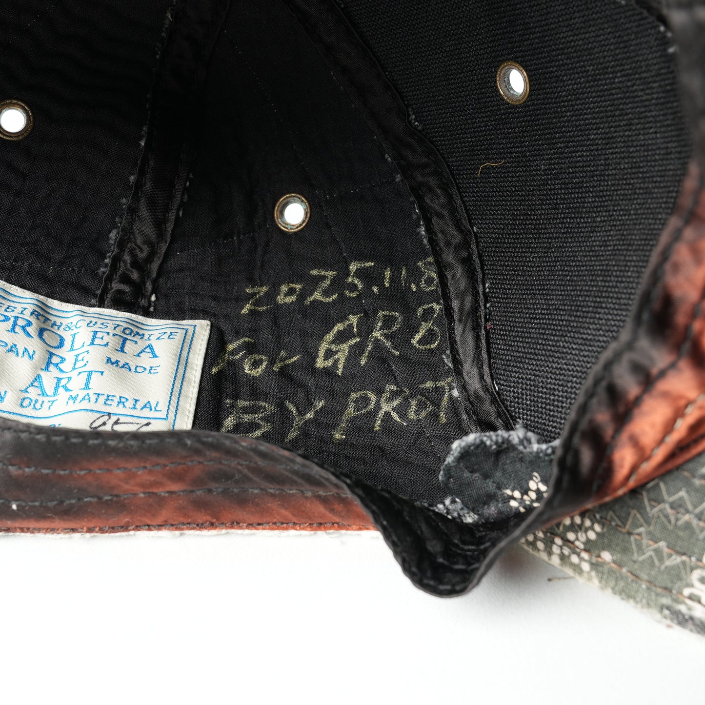 UROBOROS TRUCKER HAT / WHITE