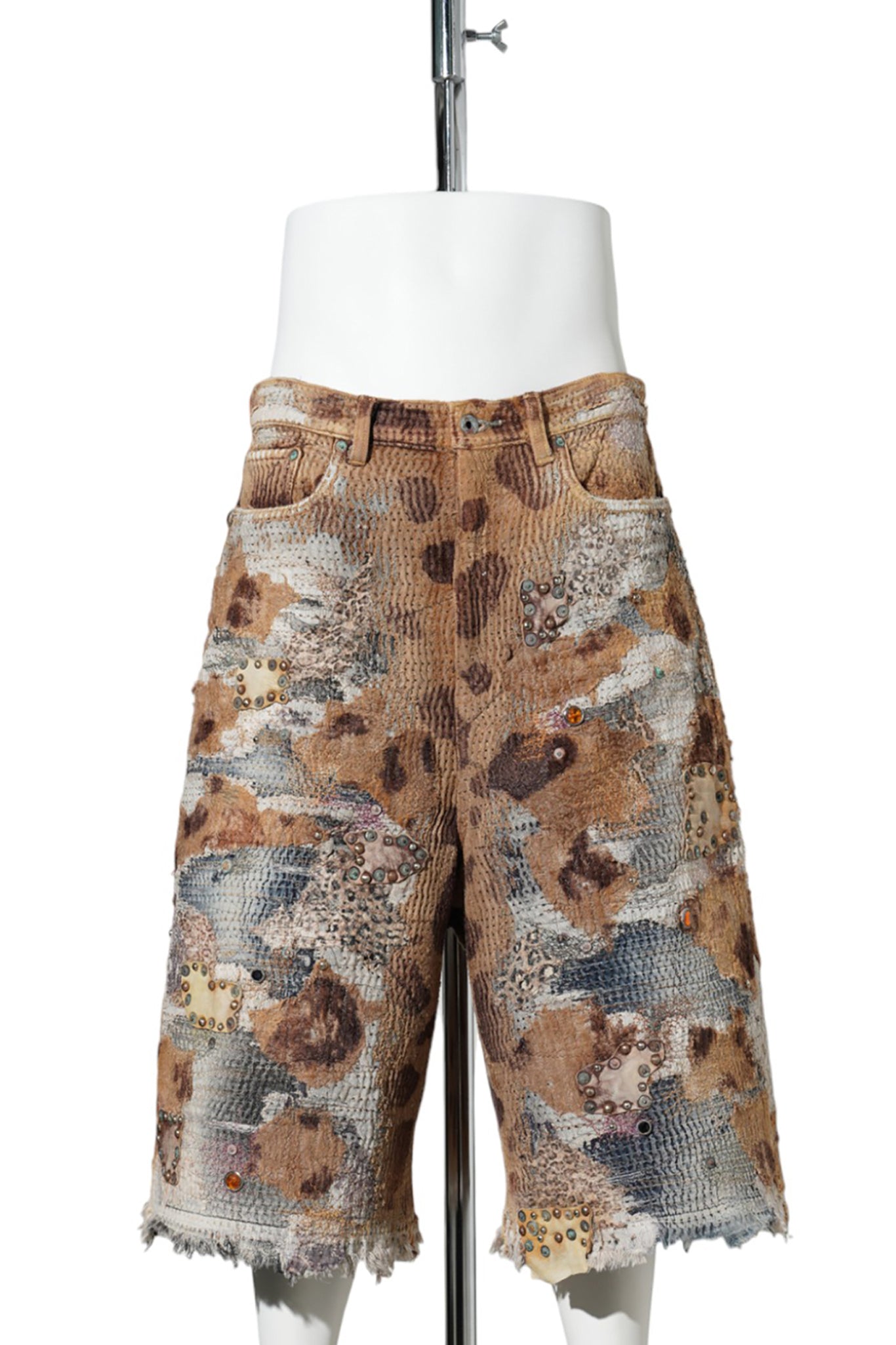 UROBOROS ANIMAL ECO FUR STUDS BUGGY SHORTS / HOLSTEIN