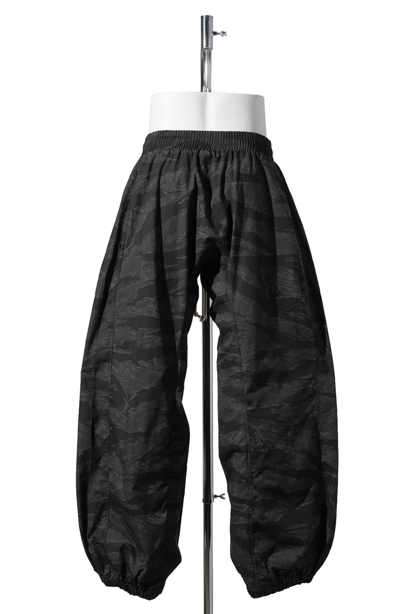 TRAPPIST PENTA PANT / BLACK CAMO