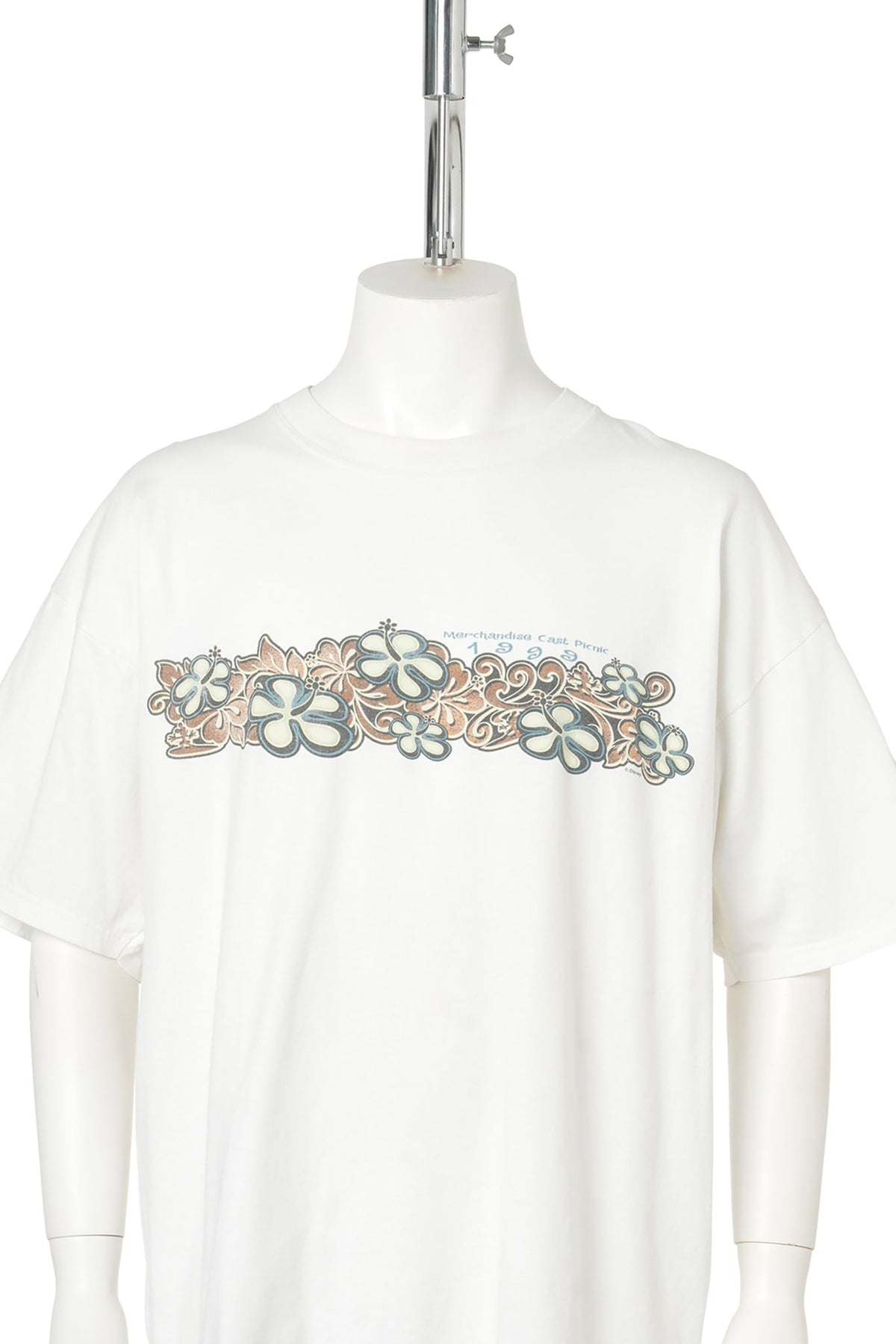 Disney Cast Exclusive Surfer Mickey Hibiscus Tee / WHITE