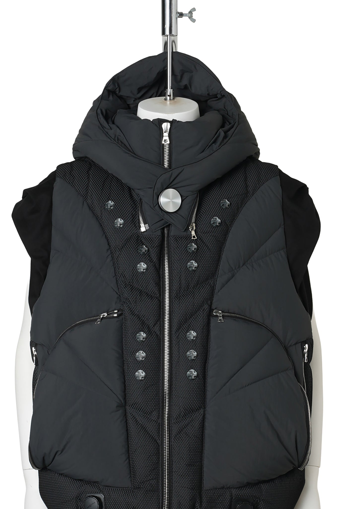 3D PRINTED MODULAR HEAVY DOWN VEST / BLACK&WHITE 3D PRINTED BLACK MESH+DARKGRAY NYLON