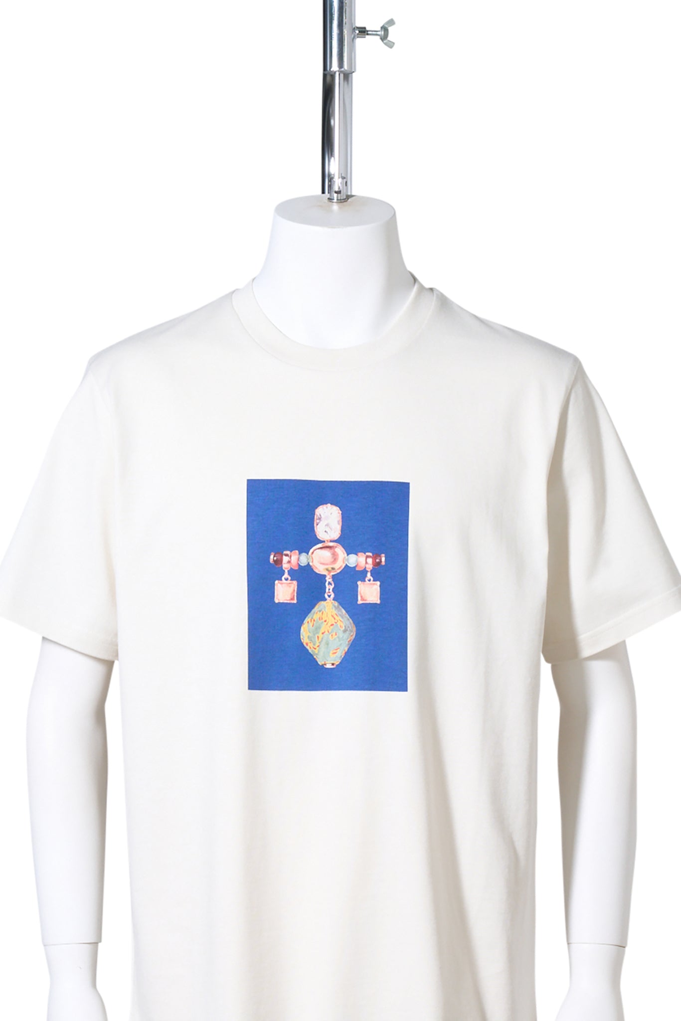COMPASS TEE / IVORY/BROOCH 1