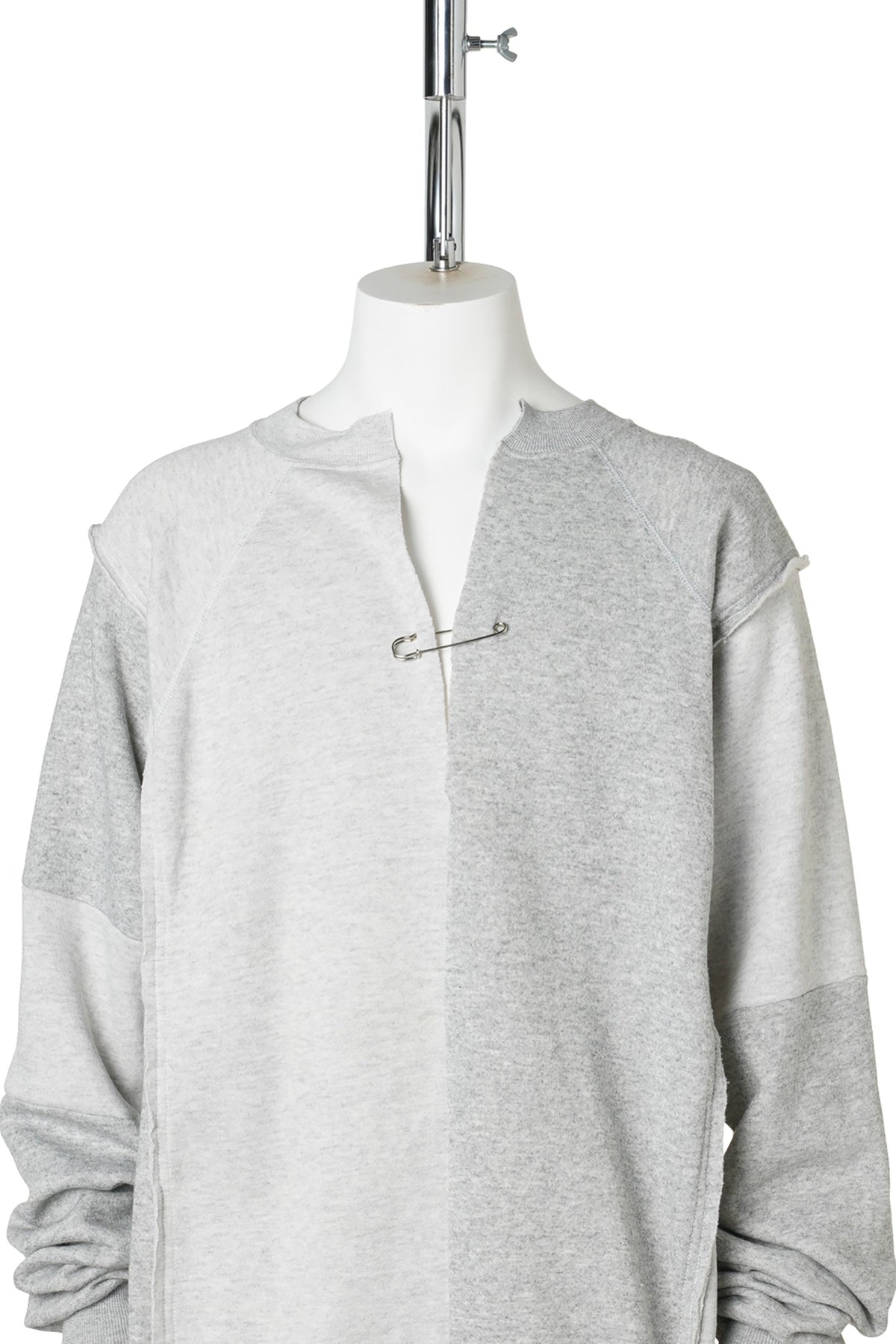 REWORKED RAGLAN SWEATSHIRT / GREY