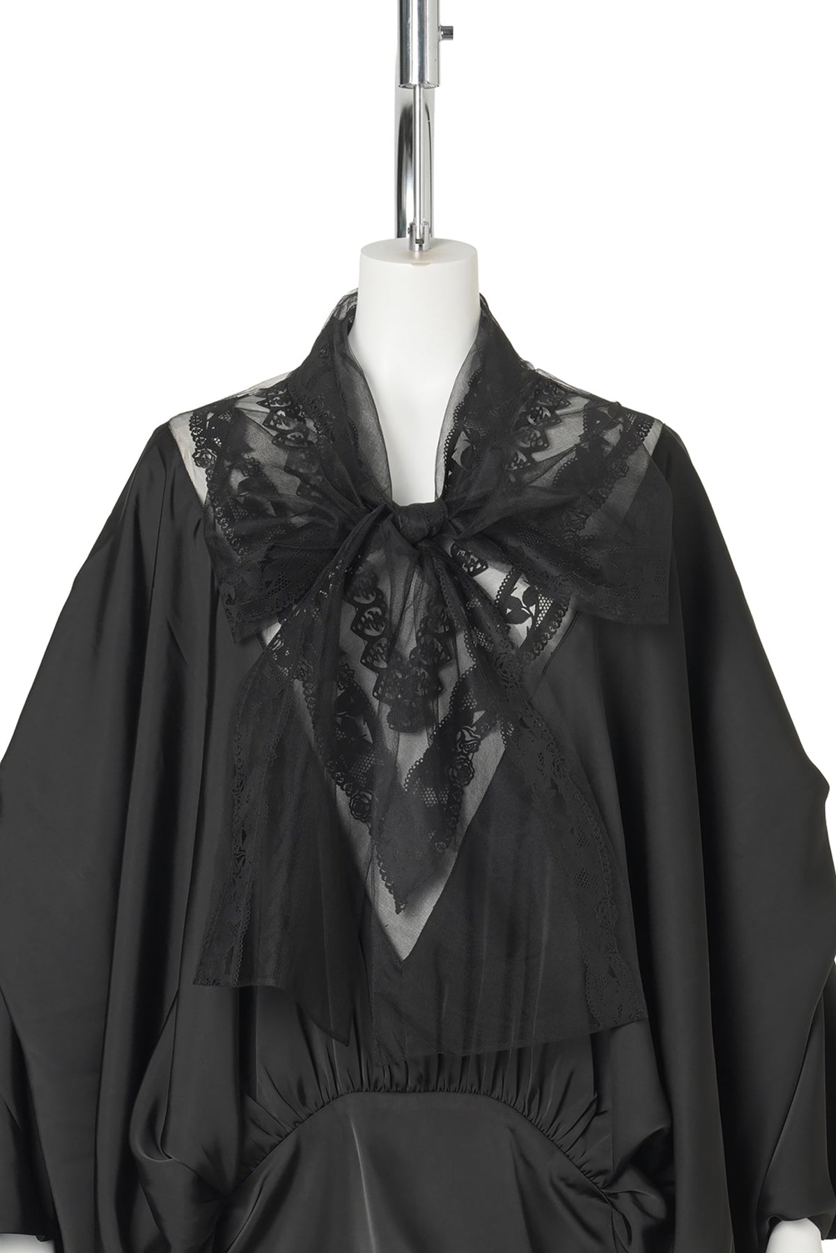 LACE BOW BATWING DRESS / BLACK
