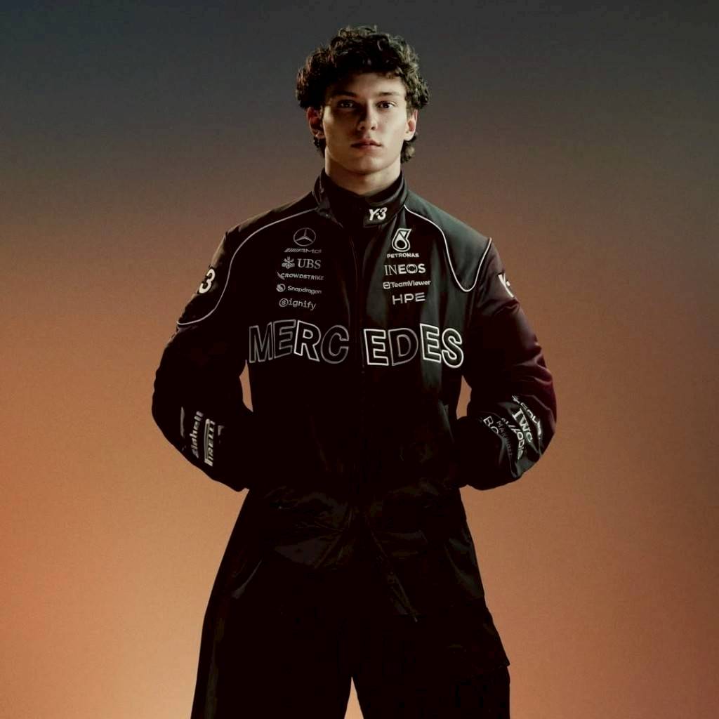 Y-3 x Mercedes-AMG PETRONAS F1 Team - NEW DELIVERY
