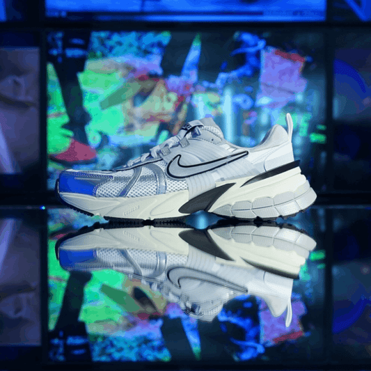 NIKE WMNS V2K RUN - NEW DELIVERY