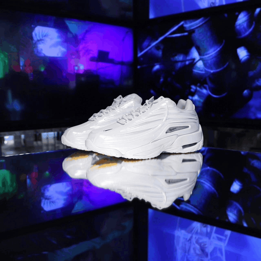 NIKE - NEW DELIVERY