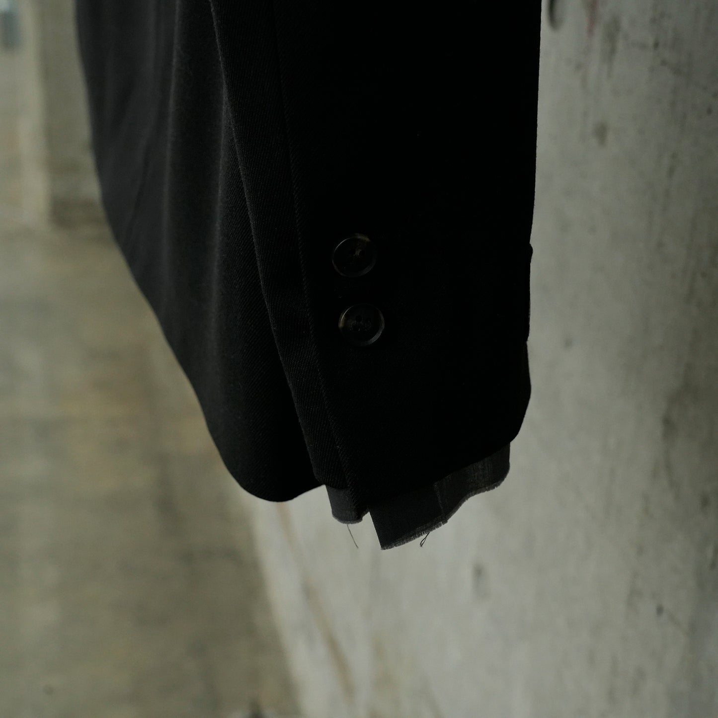 OVERSIZED RAW EDGE JACKET / BLACK