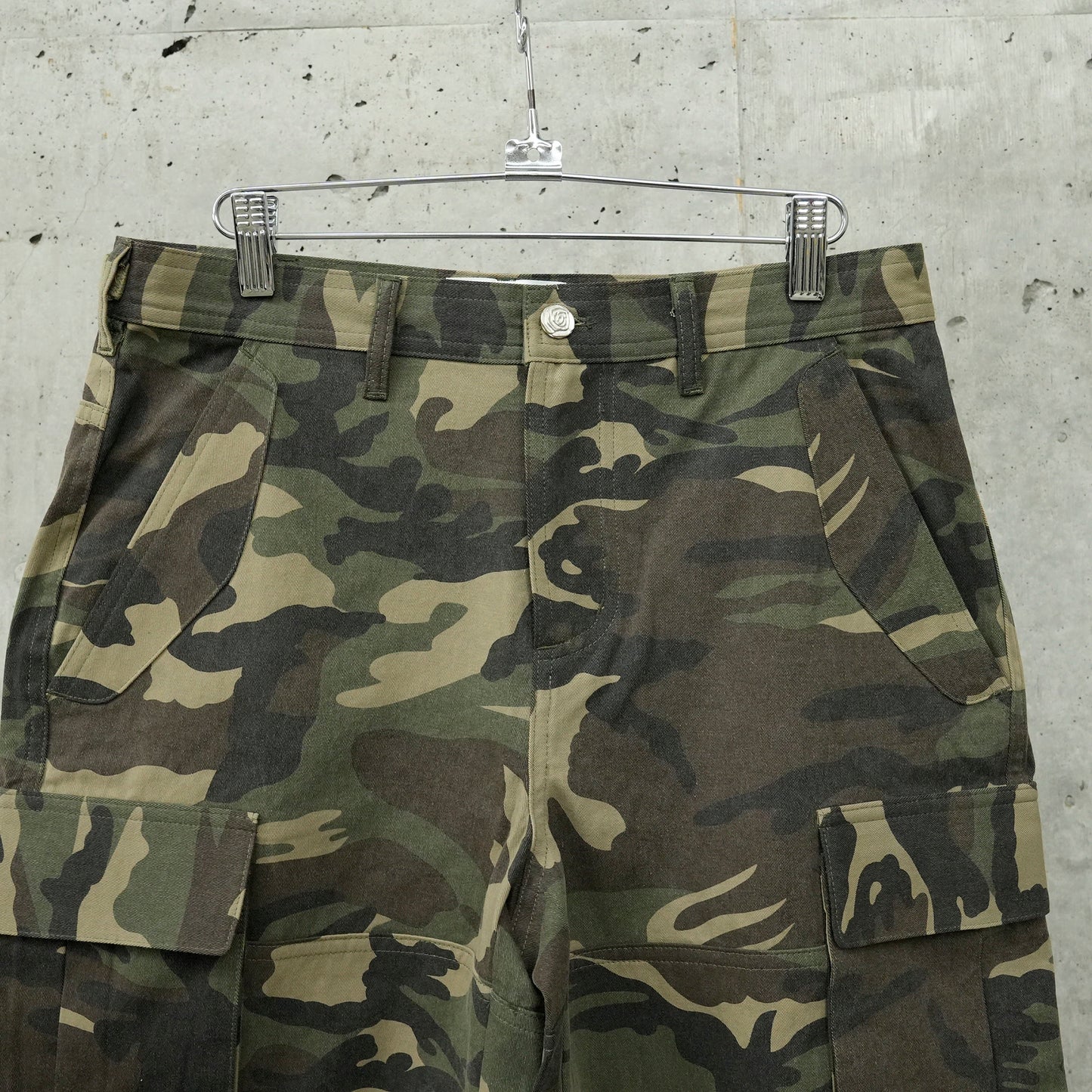 CARGO MIDI PANTS / CAMO