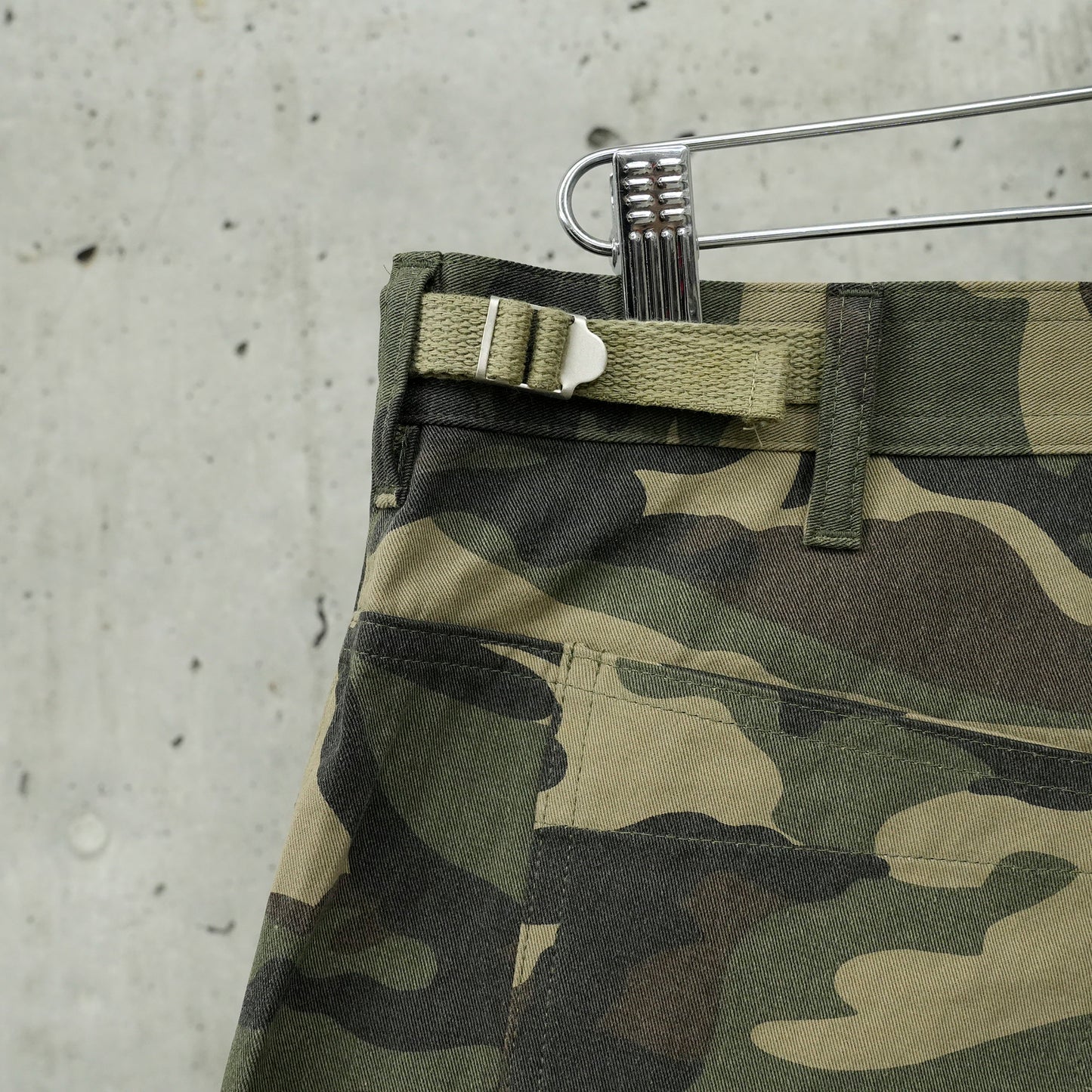 CARGO MIDI PANTS / CAMO