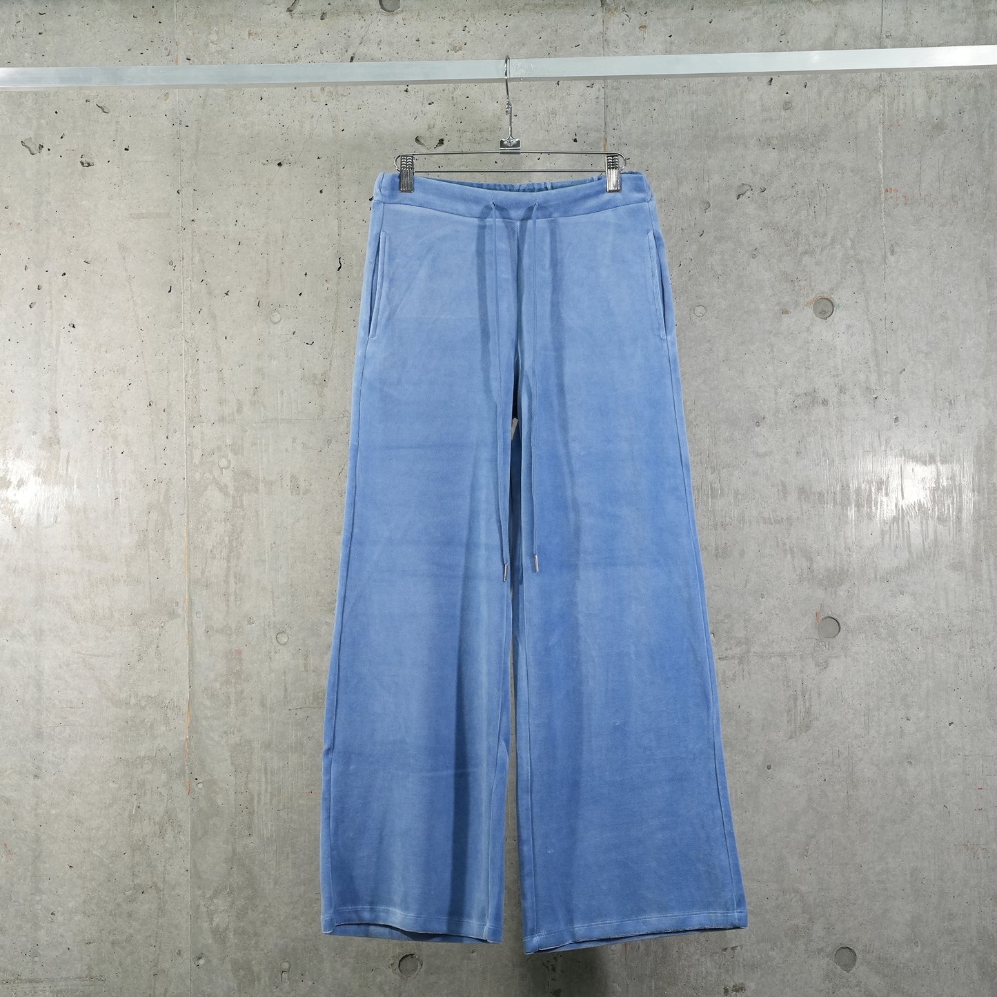 VELOUR TRACK PANTS / SKY BLUE