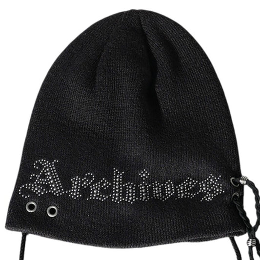 ARCHIVES STRAPPY STUD BEANIE / BLACK