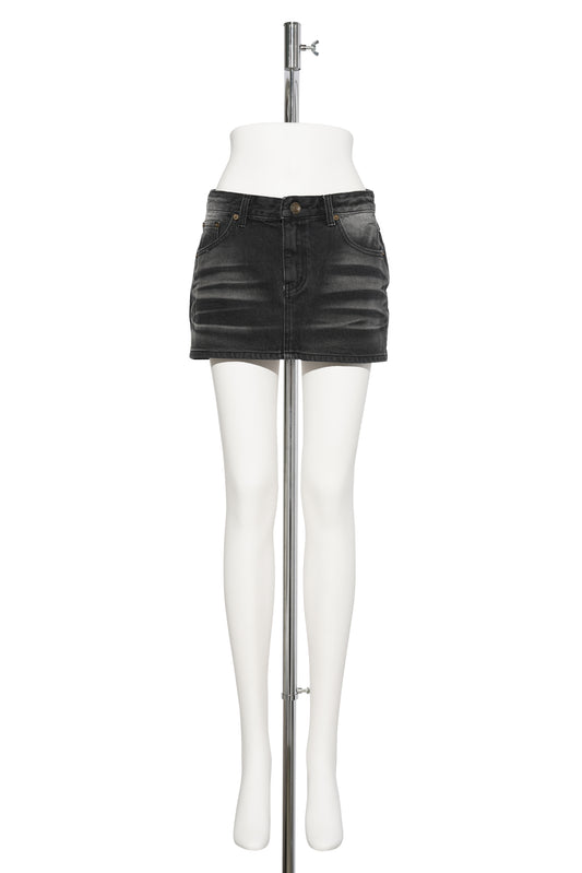 EMBOSSED DENIM SKIRT / BLACK
